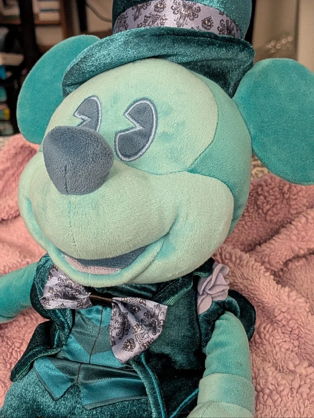 Disney Mickey Mouse: The Main Attraction Limited Release Plush ✨ Series 10 of 12